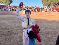 João Mexia corta 1 orelha em Espanha 